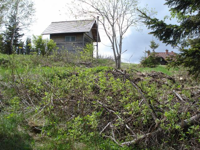 14 Das Naturfreundeschutzhaus kommt naeher.JPG